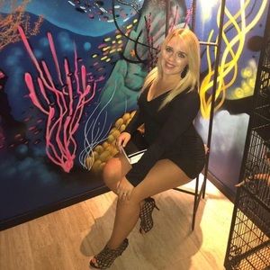 Meet your Posher, Lorraine